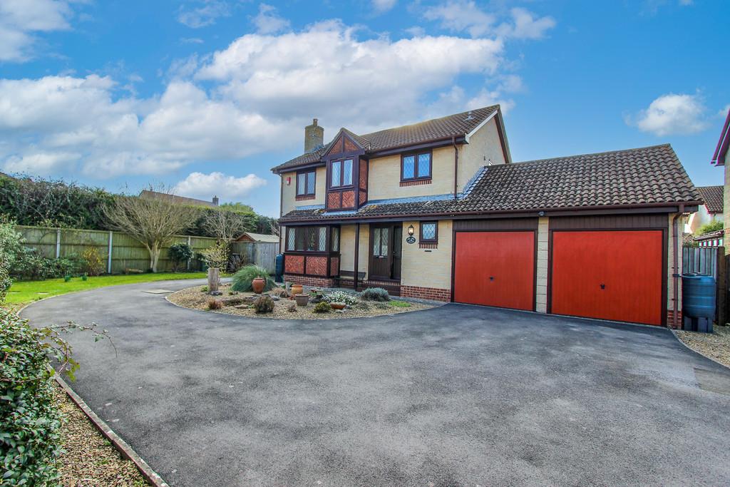 Rowan Way, Langford 3 double bedroom detached family home 3 bed