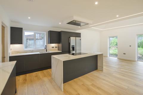 1b Castle Drive, Reigate, RH2 8DQ