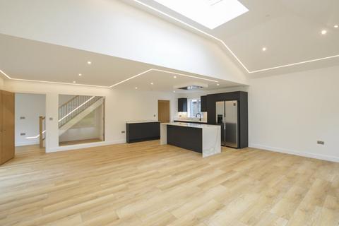 1b Castle Drive, Reigate, RH2 8DQ