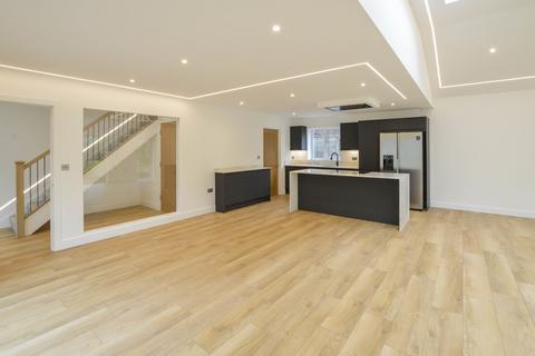 1b Castle Drive, Reigate, RH2 8DQ