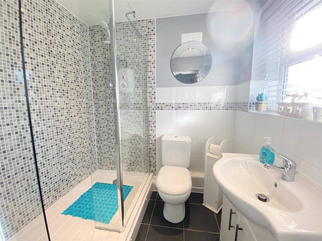 Queens Drive, Stoneycroft, Liverpool 3 bed end of terrace house £230,000