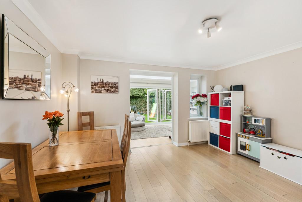 Victory Road, Wanstead 3 bed semidetached house £750,000