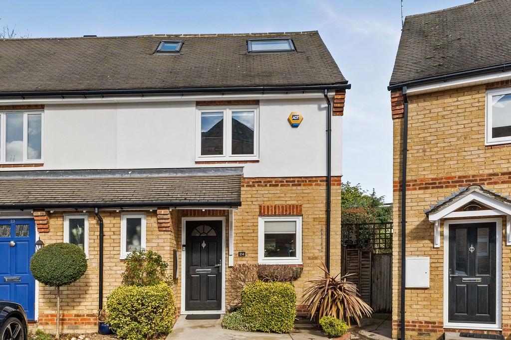 Victory Road, Wanstead 3 bed semidetached house £750,000