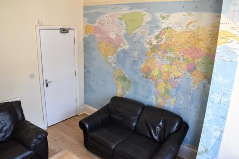 9 bedroom terraced house to rent, Booth Avenue, Fallowfield, Manchester