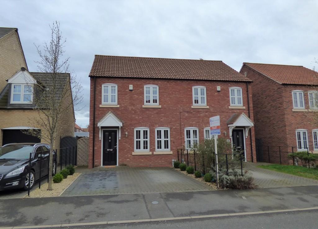 Rutland Avenue, Waddington 3 bed townhouse £850 pcm (£196 pw)