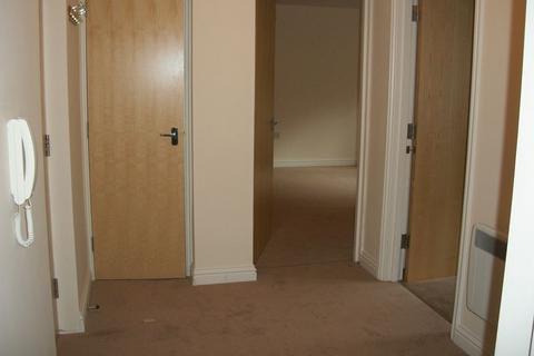 2 bedroom flat to rent, Purley
