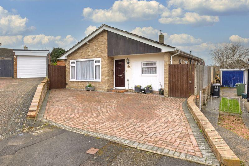 Hartfield Close, Tonbridge, TN10 4JP 3 bed detached house £650,000