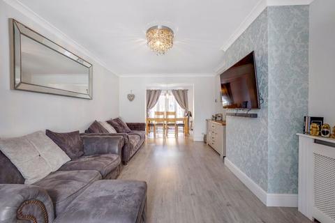 80 Albatross Avenue, Rochester, ME2 2XP