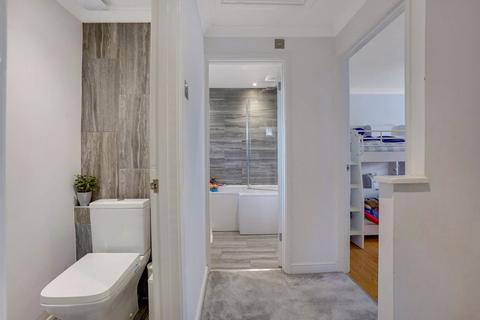 80 Albatross Avenue, Rochester, ME2 2XP