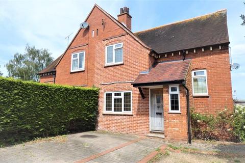 3 bedroom character property for sale, Lower Road Bookham