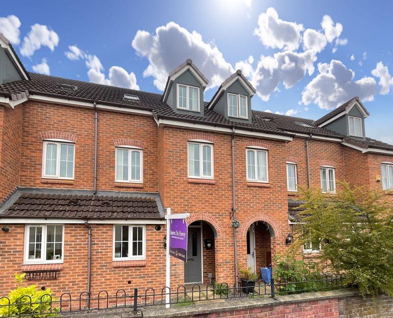 Tilling Drive, Stone 3 bed townhouse £215,000
