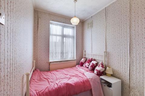 24 Milton Avenue, Hornchurch, RM12 4BW