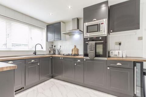 15 Ambergate Drive, Pontprennau, Cardiff, CF23 8AX