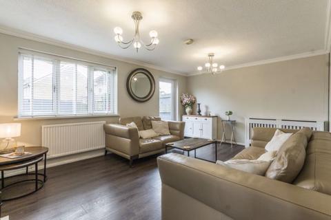 15 Ambergate Drive, Pontprennau, Cardiff, CF23 8AX