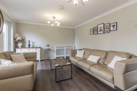 15 Ambergate Drive, Pontprennau, Cardiff, CF23 8AX