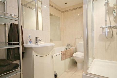 1 bedroom flat to rent, Erin Court, Willesden