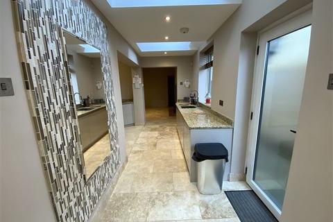 18 Aughton Road, Swallownest, Sheffield, S26 4TG