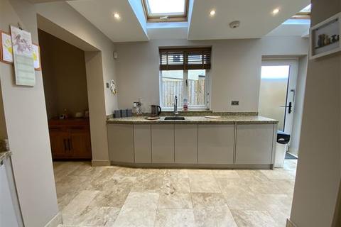 18 Aughton Road, Swallownest, Sheffield, S26 4TG