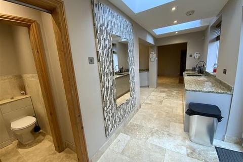 18 Aughton Road, Swallownest, Sheffield, S26 4TG