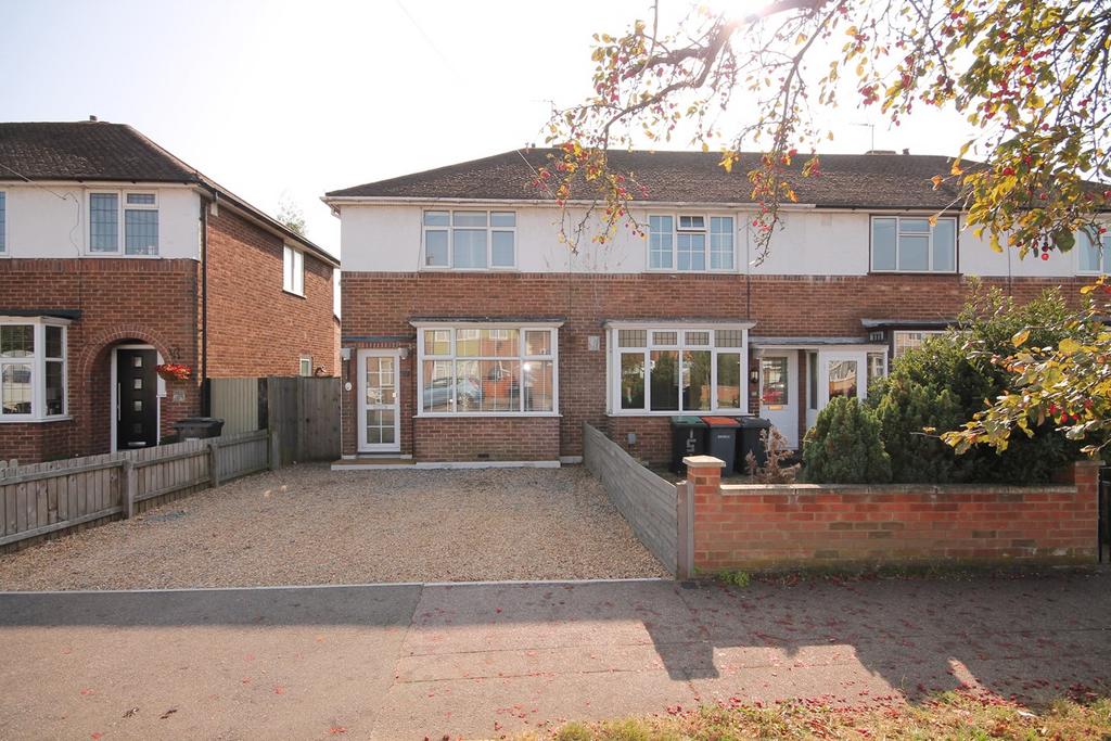 Wendover Drive, Bedford, MK41 2 bed terraced house £300,000