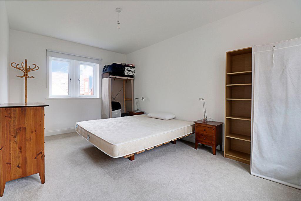 Bedroom 2 (Double)