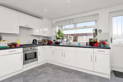 4, Byron Court Boston Road, London, W7 2AY