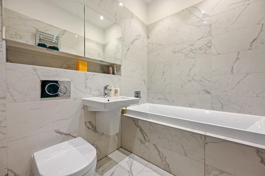 TEC - 5 Elmbridge Court - Bathroom3 (1).jpg