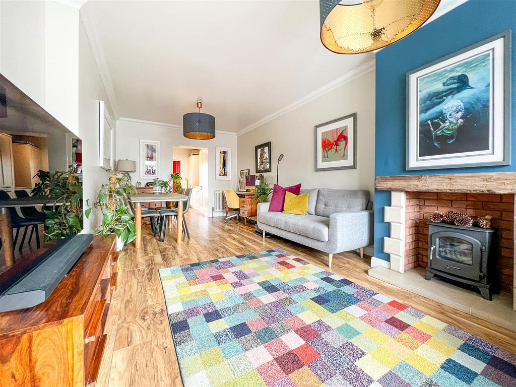 Worthing Avenue, Elson, Gosport 4 bed end of terrace house £300,000