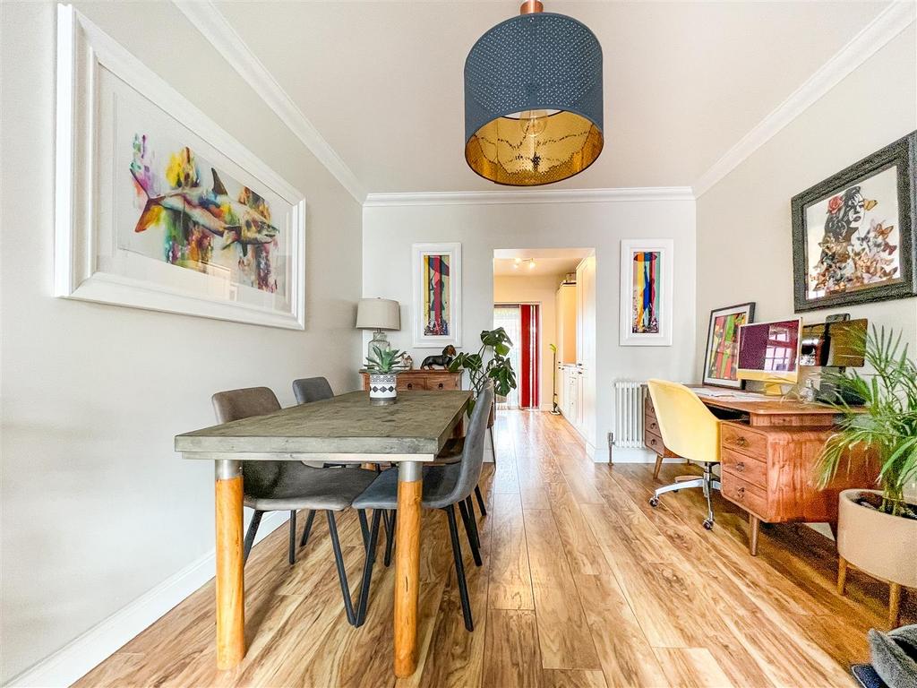 Worthing Avenue, Elson, Gosport 4 bed end of terrace house £300,000