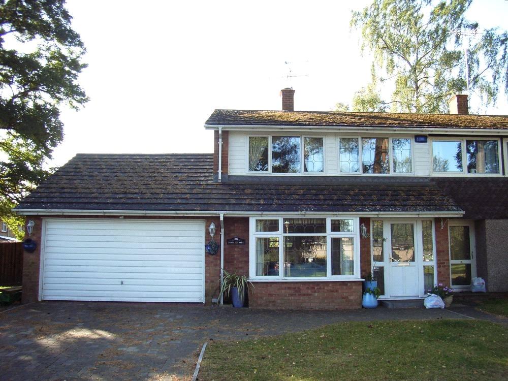 Uffington Drive, Harmans Water, Bracknell, Berkshire, RG12 3 bed