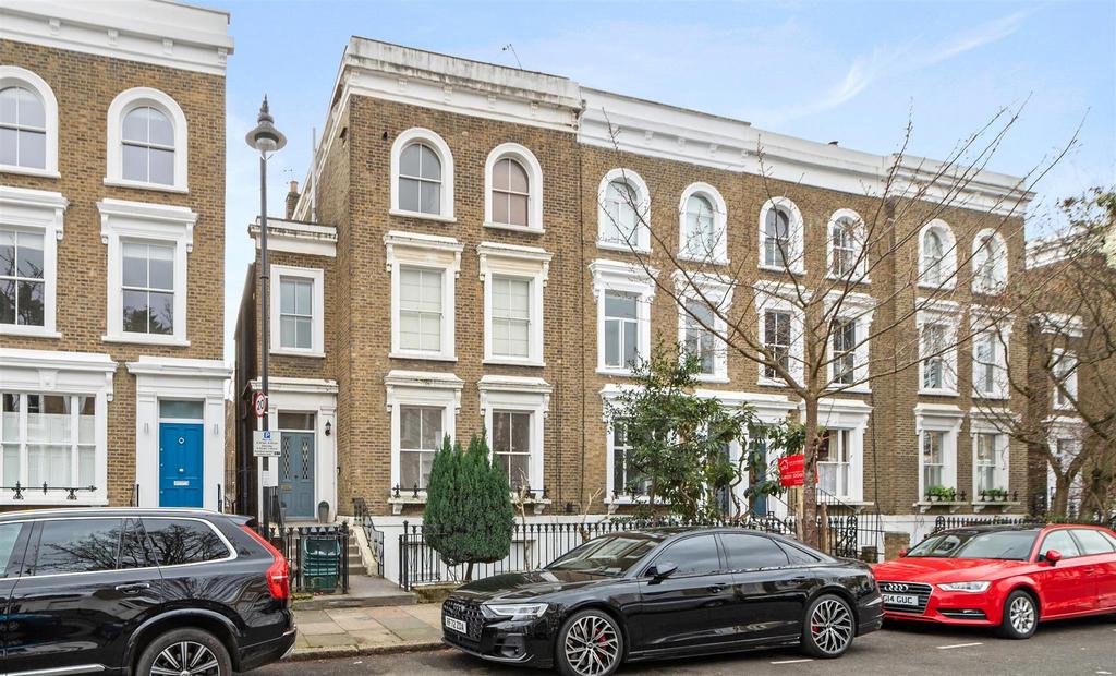 Ockendon Road, London 3 bed £4,100 pcm (£946 pw)