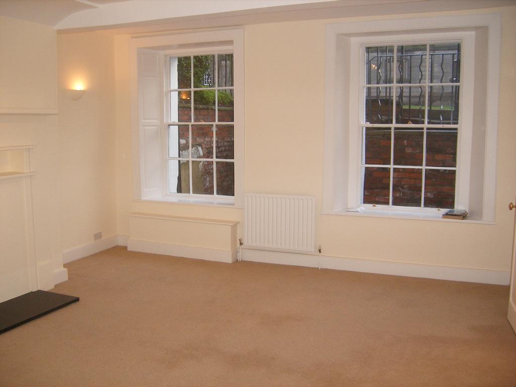 St Johns Square, St Johns Square, Wakefield, WF1 1 bed apartment £750