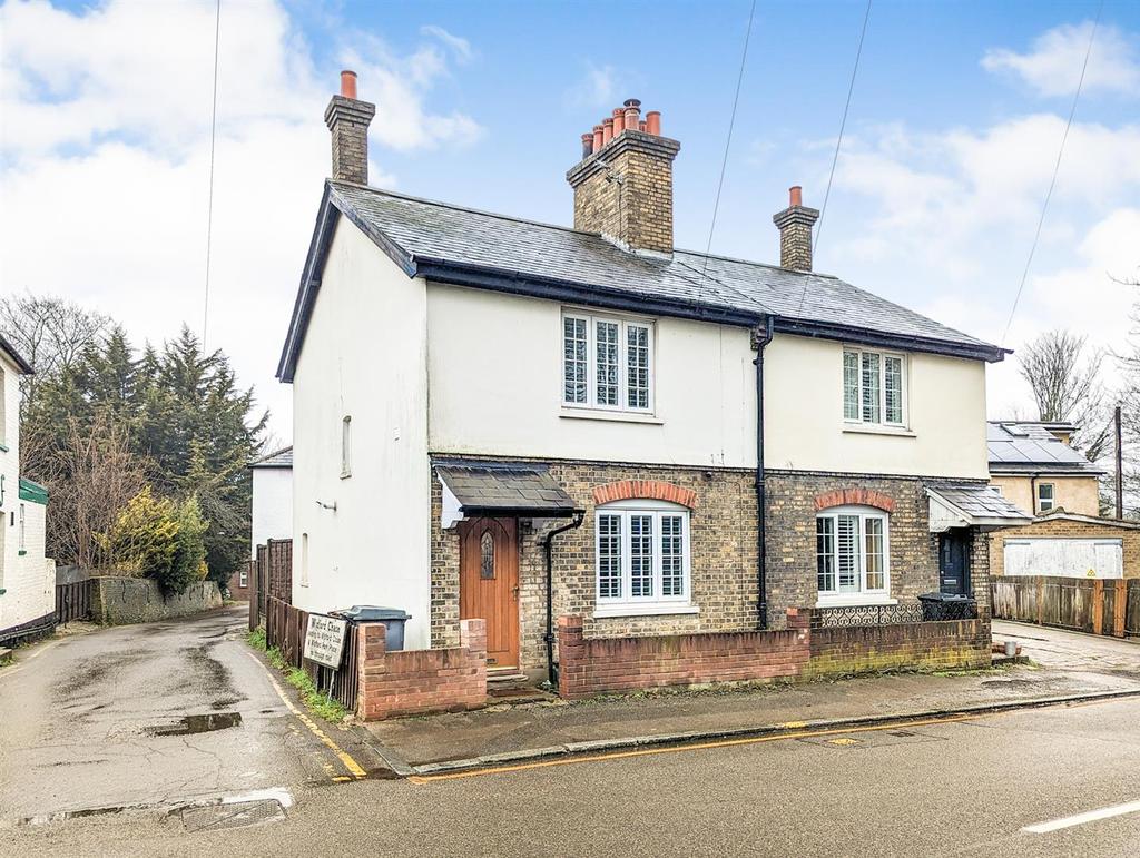 Widford Road, Chelmsford 3 bed semidetached house £400,000
