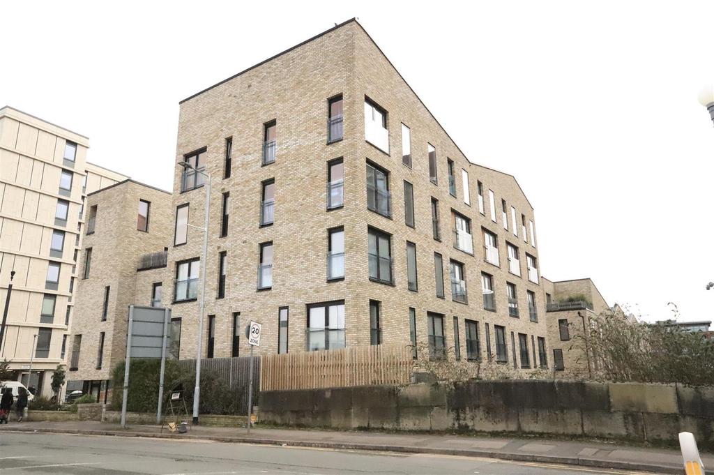 Old Mill Street, Manchester 2 bed apartment £1,350 pcm (£312 pw)