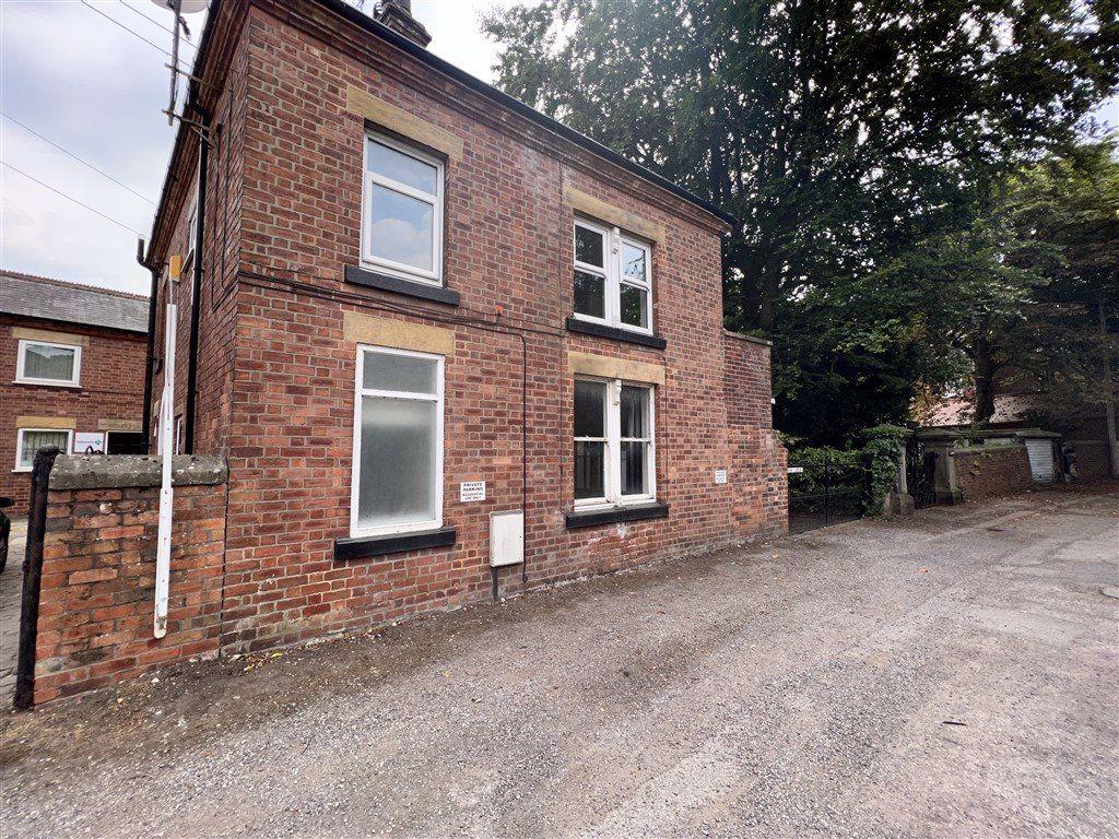 Claremont Lodge, Button Park, Pontefract, WF8 1 bed apartment £575