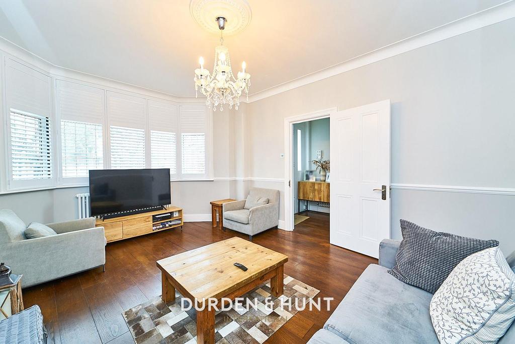 Mornington Road, Chingford, E4 4 bed semidetached house £1,050,000