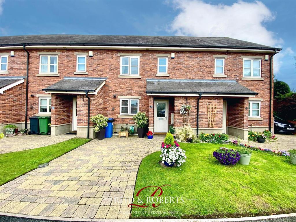 Dawson Farm Mews, Worthenbury, Wrexham 3 bed mews £215,000