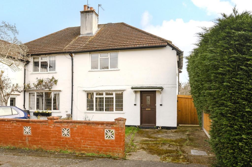 Petersham Avenue, West Byfleet KT14 2 bed semidetached house for sale