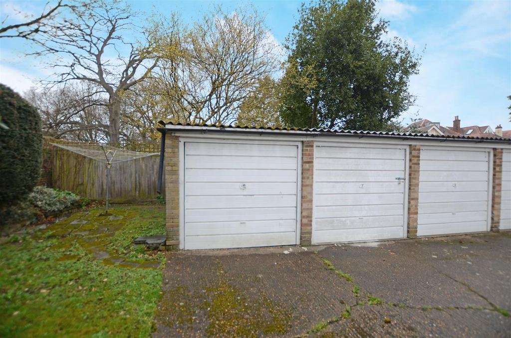 Blandford Road, Teddington Garage £29,950