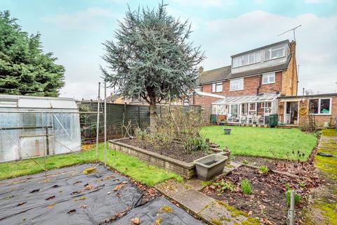 10 Gaveston Close, Byfleet, West Byfleet, KT14 7HE