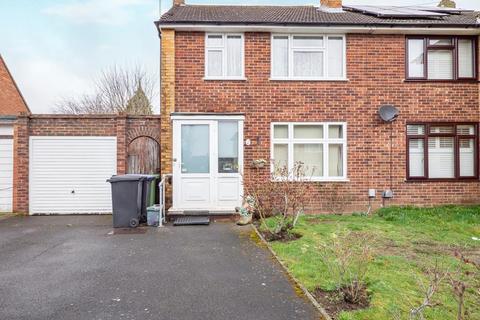 10 Gaveston Close, Byfleet, West Byfleet, KT14 7HE