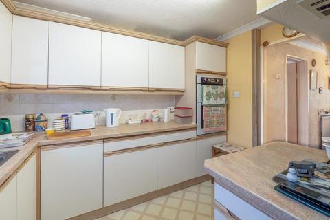 10 Gaveston Close, Byfleet, West Byfleet, KT14 7HE