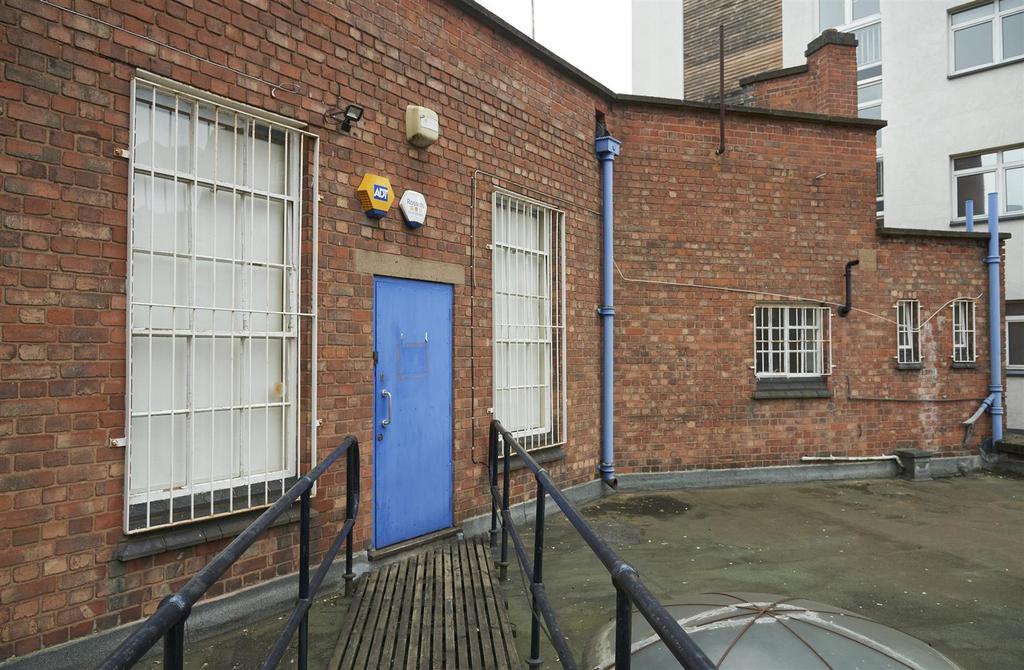 1st floor exterior 9410.jpg
