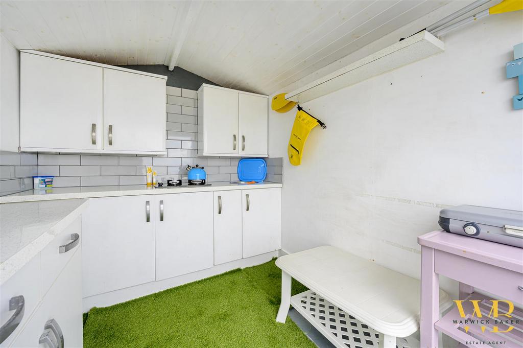 76b-beach-hut (2).jpg