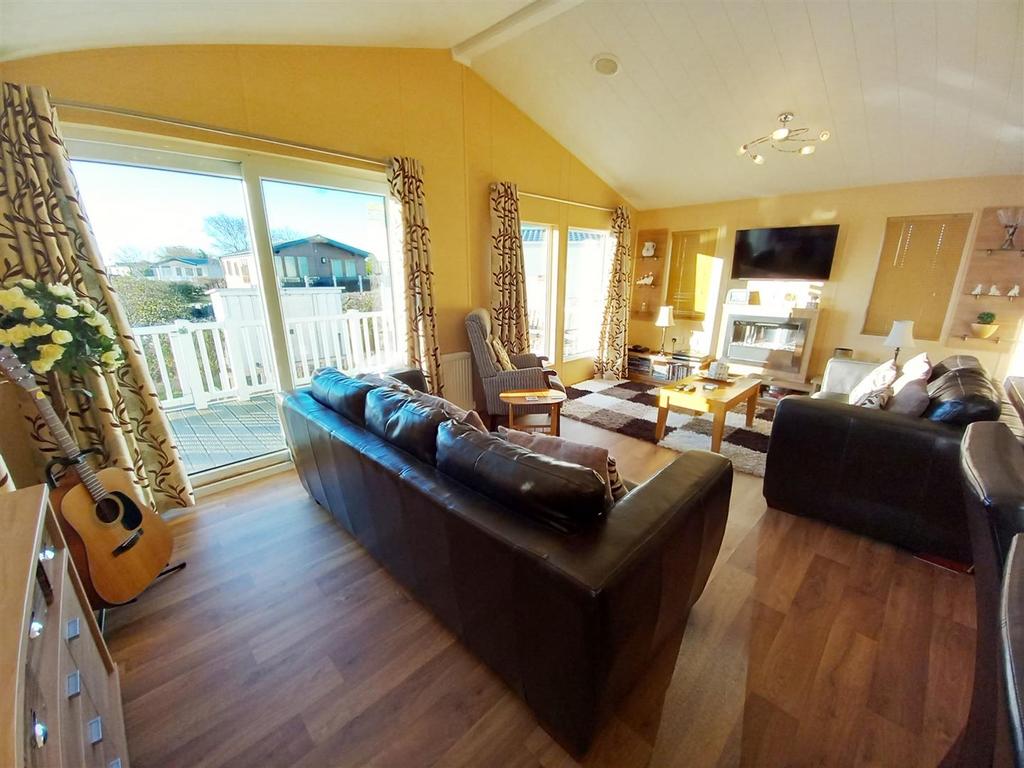 Lounge with outside view 20221122 092618.jpg
