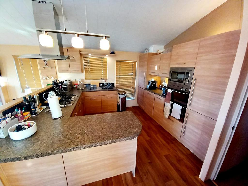 Kitchen full 20221122 092545.jpg
