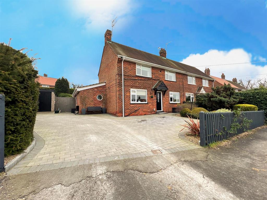 Temple Walk, Welton, Brough 3 bed semidetached house £280,000