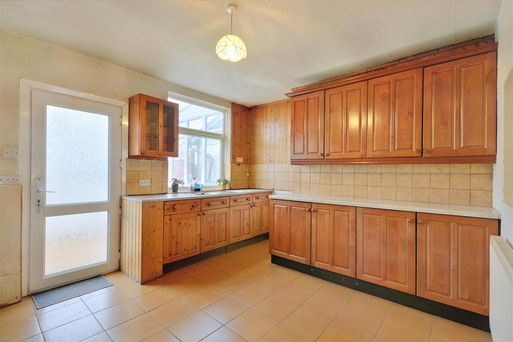 Kitchen 1.jpeg