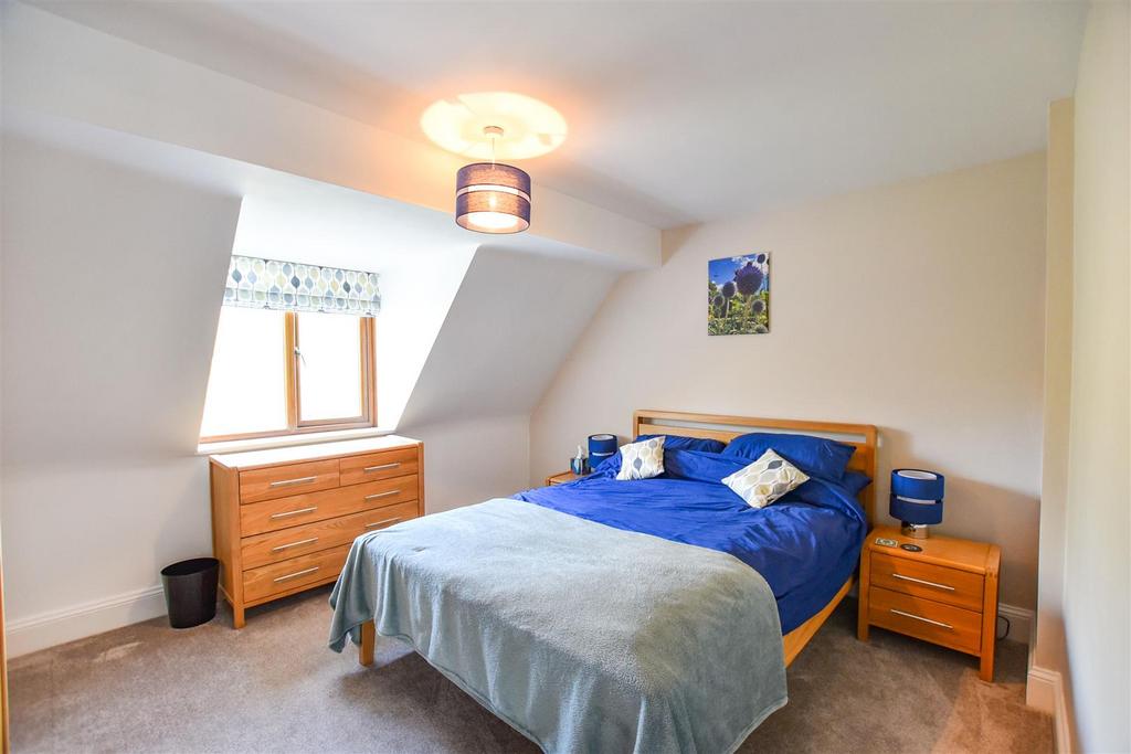 Guest Bedroom.JPG