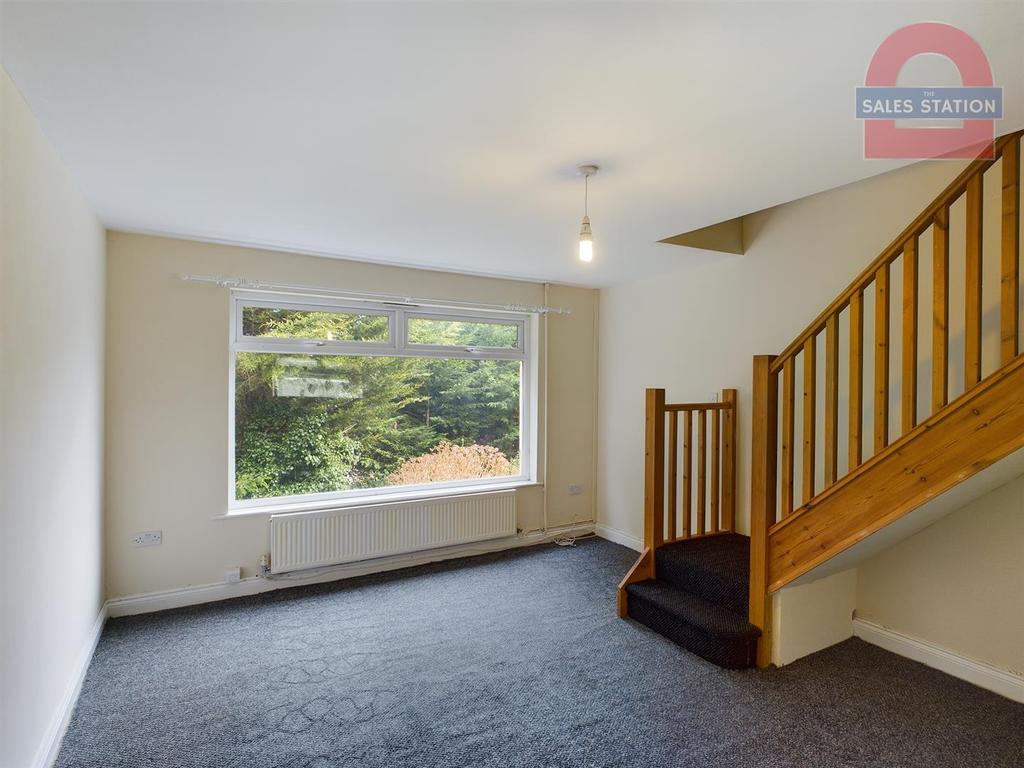 Broadway, Pontypool 2 bed house £180,000